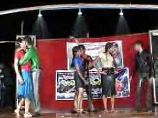 amateur dansen exotisch Indiaas werkelijk nat